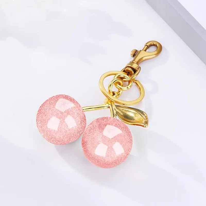 วิธีเลือกและจัดสไตล์จี้ห้อยกระเป๋าให้เข้ากับแฟชั่นในทุกๆ วัน